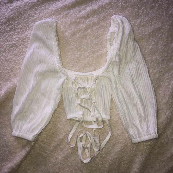 Backless laced long sleeve top - Picture 7 of 7